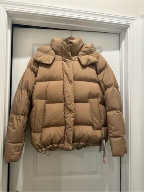 LULULEMON Puffy Winter Jacket in Camel